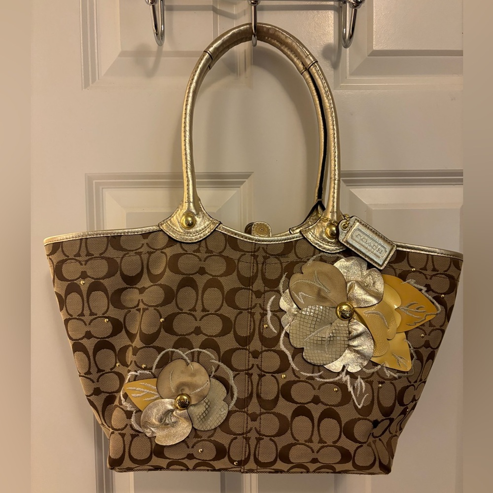 Coach flower signature tote